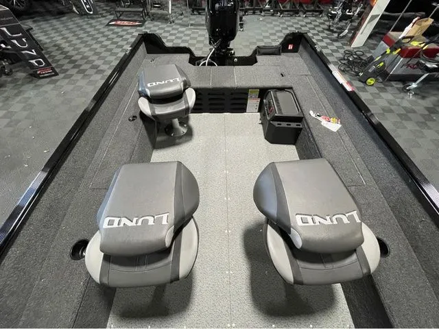 Slide: The Image of Lund Angler 1650 Tiller 2026 - 13