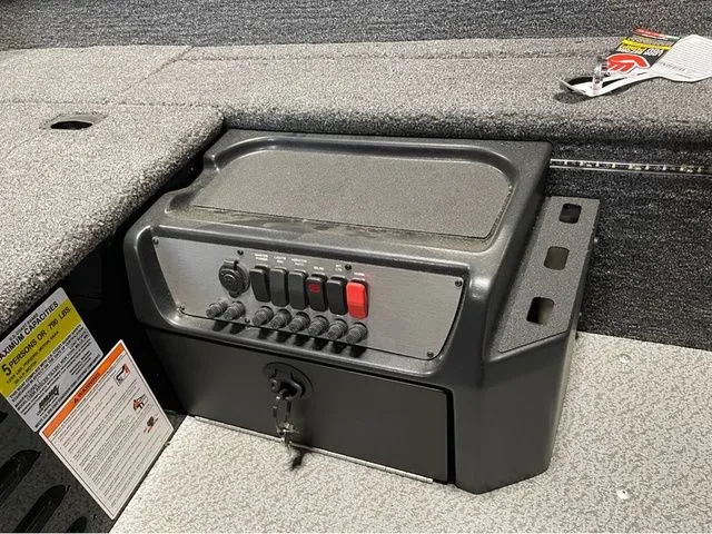 Slide: The Image of Lund Angler 1650 Tiller 2026 - 14