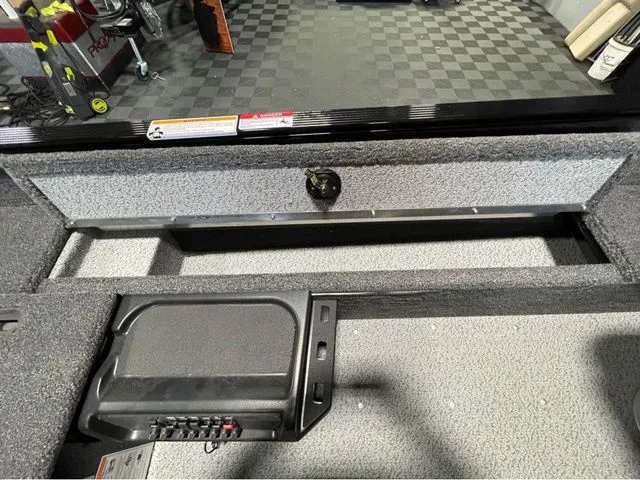 Slide: The Image of Lund Angler 1650 Tiller 2026 - 19