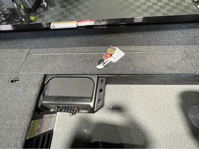 Slide: The Image of Lund Angler 1650 Tiller 2026 - 20