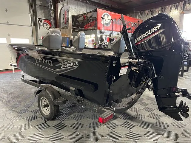 Slide: The Image of Lund Angler 1650 Tiller 2026 - 8