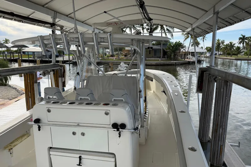 Slide: The Image of 2019 SeaVee 390Z with Sliding Fridged Ridged - 17