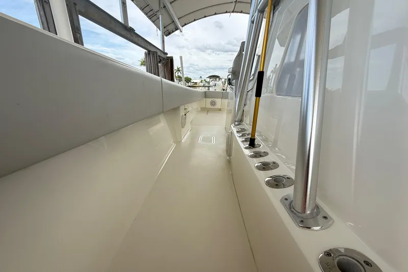 Slide: The Image of 2019 SeaVee 390Z boat deck port side. - 25