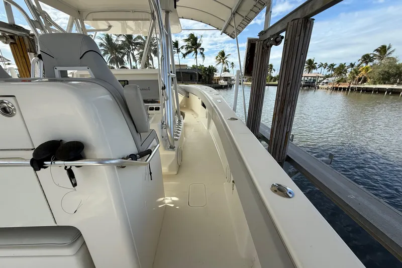 Slide: The Image of 2019 SeaVee 390Z boat interior with helm and starboard gunnels - 27