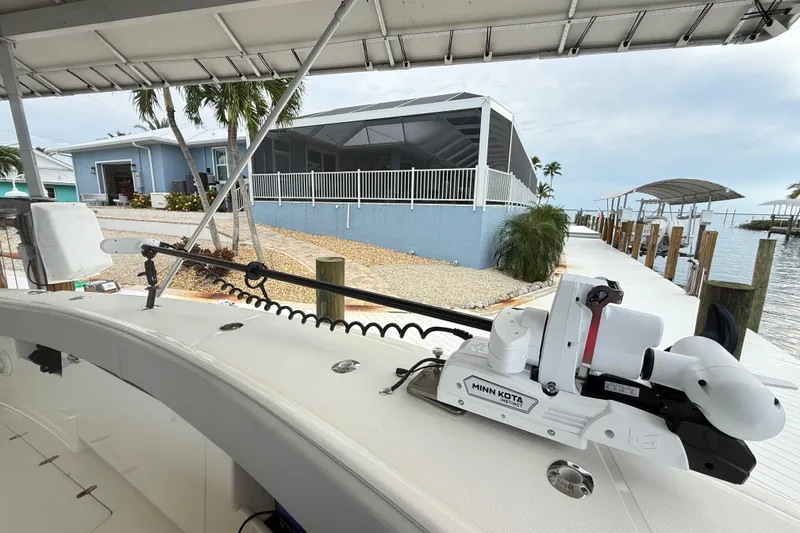 Slide: The Image of Instinct with Lithium Battery Minn Kota motor - 30