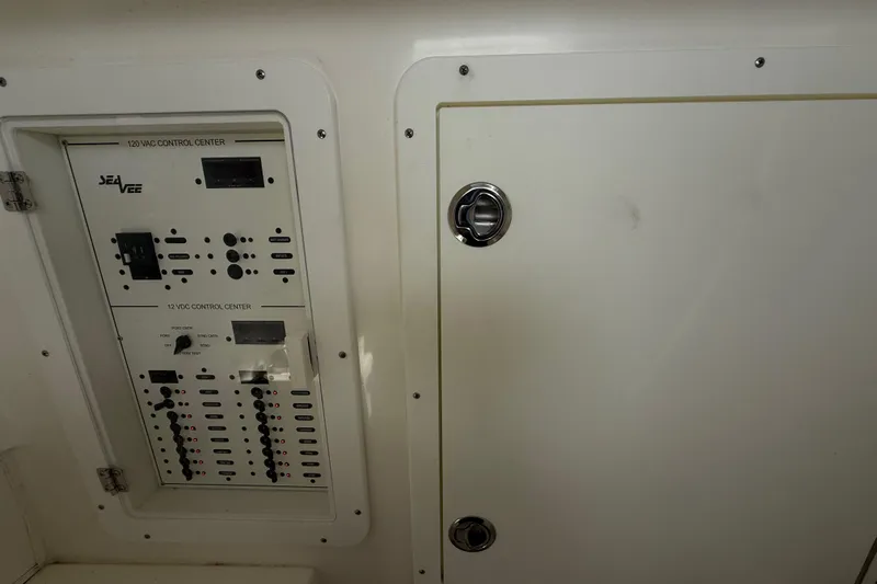 Slide: The Image of Control panel of 2019 SeaVee 390Z - 41