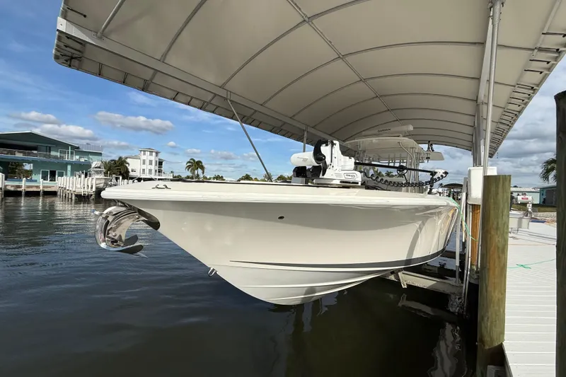 Slide: The Image of 2019 SeaVee 390Z with hull and anchor - 67