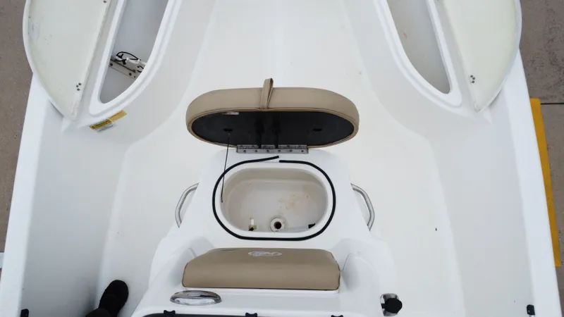 Slide: The Image of NauticStar 2140 Shallow Bay 2019 - 29