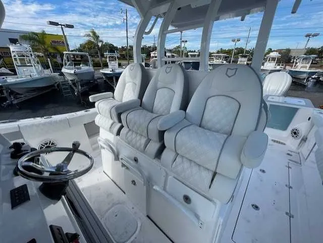 Slide: The Image of Sea Fox 368 Commander 2026 - 6