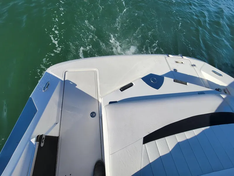 Slide: The Image of Regal 2200 Bowrider 2009 - 7