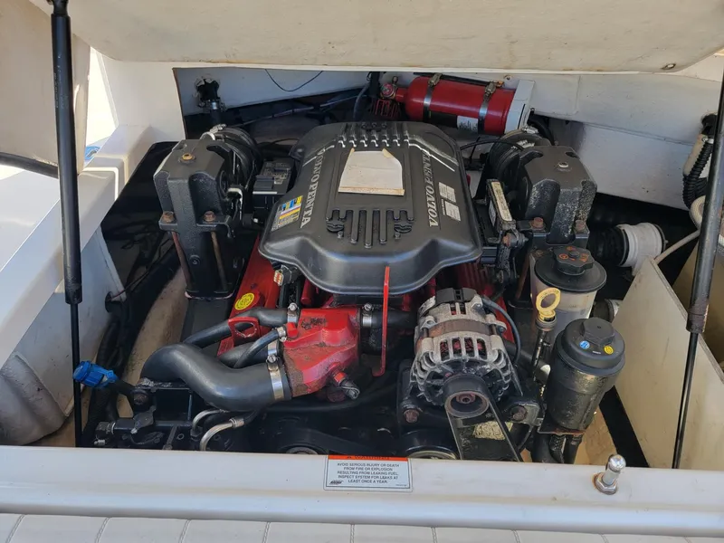 Slide: The Image of Regal 2200 Bowrider 2009 - 9