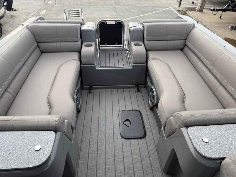 Slide: The Image of Avalon Waketoon 23' w/ 6.2L Mercury Bravo Four! 2022 - 5