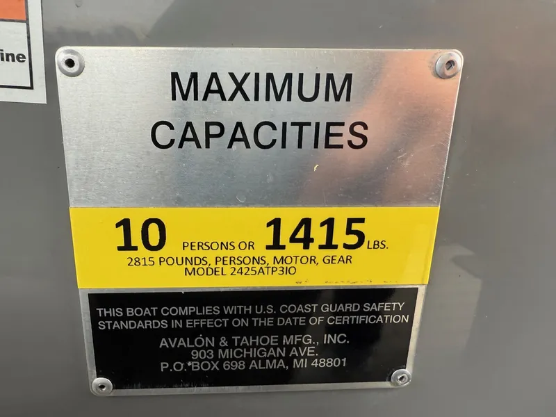 Slide: The Image of Avalon Waketoon 23' w/ 6.2L Mercury Bravo Four! 2022 - 8