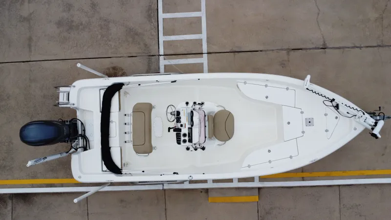 Slide: The Image of NauticStar 2140 Shallow Bay 2019 - 19