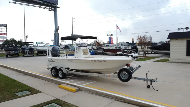 Slide: The Image of NauticStar 2140 Shallow Bay 2019 - 35