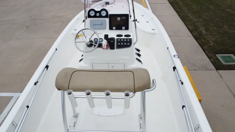 Slide: The Image of NauticStar 2140 Shallow Bay 2019 - 25