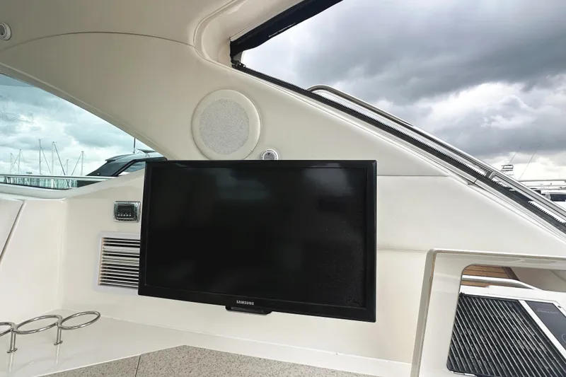 Slide: The Image of Interior of 2010 Sea Ray Sundancer 540 yacht with mounted Samsung TV. - 15