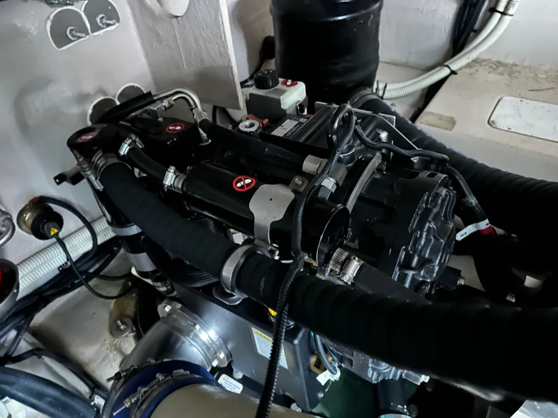 Slide: The Image of Engine compartment of a 2010 Sea Ray Sundancer 540 yacht. - 48