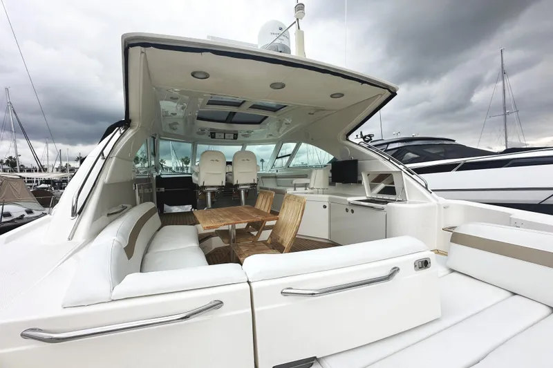 Slide: The Image of Luxurious 2010 Sea Ray Sundancer 540 yacht with spacious seating and elegant design. - 7