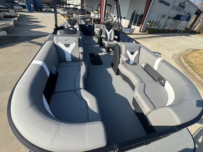 Slide: The Image of Evotti 521QL 2026 - 15