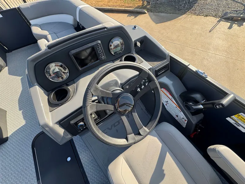 Slide: The Image of Evotti 521QL 2026 - 17