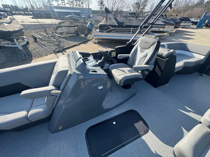 Slide: The Image of Evotti 521QL 2026 - 18