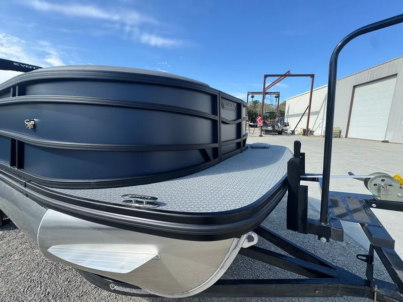 Slide: The Image of Evotti 525QL boat from 2026 on a trailer. - 23