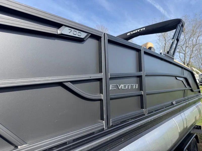 Slide: The Image of Evotti 723CS 2026 - 4