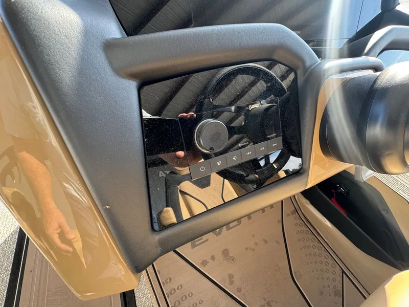 Slide: The Image of Evotti 723QL 2026 - 19