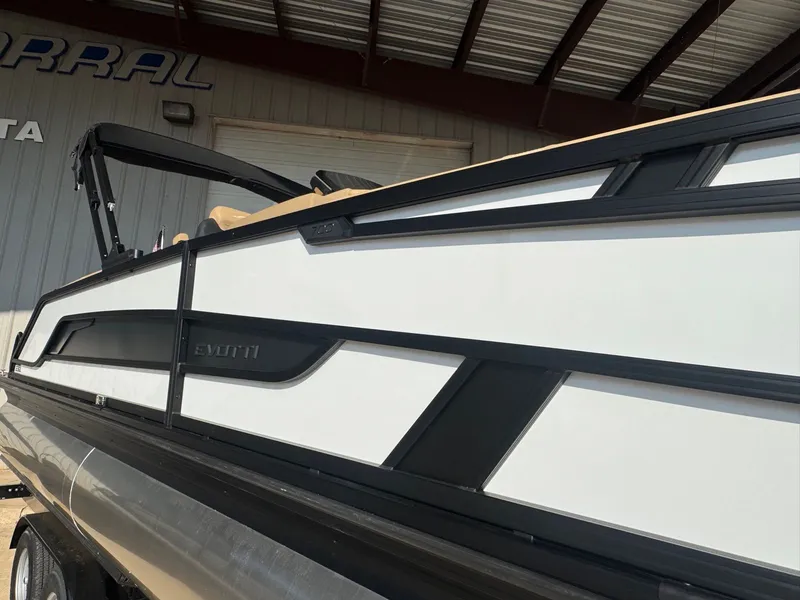 Slide: The Image of Evotti 723QL 2026 - 3