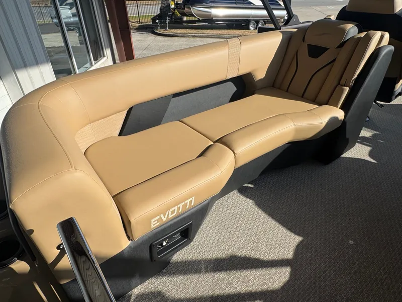 Slide: The Image of Evotti 723QL 2026 - 7