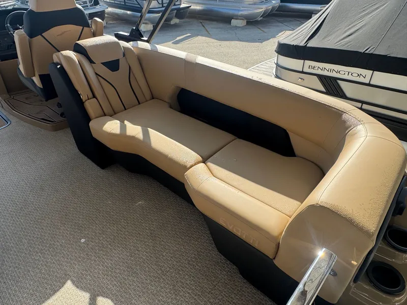 Slide: The Image of Evotti 723QL 2026 - 8