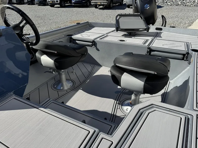 Slide: The Image of Thor Lake Hammer 1900 SC 140HP 2026 - 10