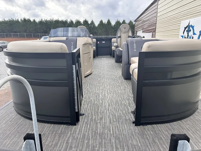 Slide: The Image of Viaggio Lago X X20 U WITH 200HP 2026 - 3