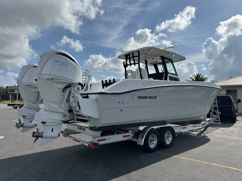 Slide: The Image of Twin Vee GFX2 280 GFX2 2026 - 6