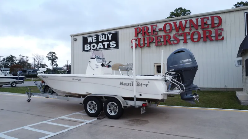 Slide: The Image of NauticStar 2140 Shallow Bay 2019 - 3