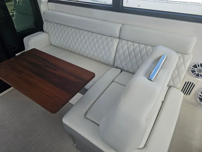 Slide: The Image of Regal 36 XO 2025 - 24