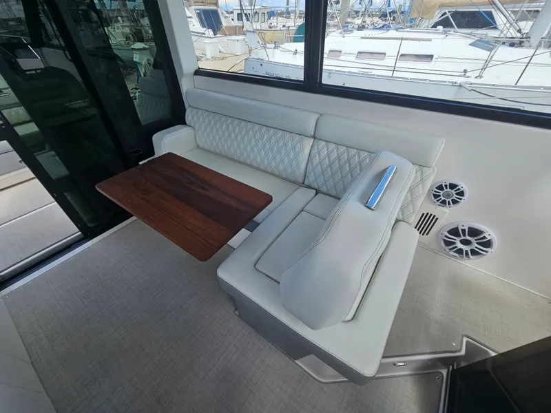 Slide: The Image of Regal 36 XO 2025 - 25