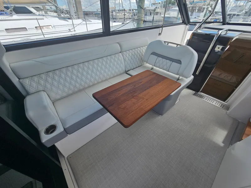 Slide: The Image of Regal 36 XO 2025 - 26