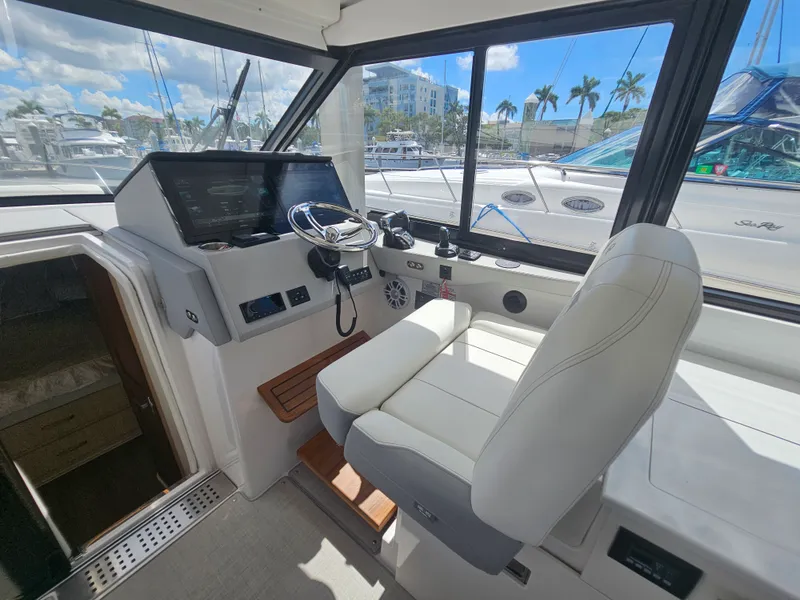 Slide: The Image of Regal 36 XO 2025 - 27