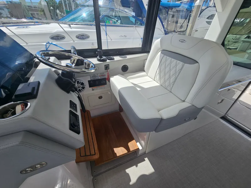 Slide: The Image of Regal 36 XO 2025 - 28