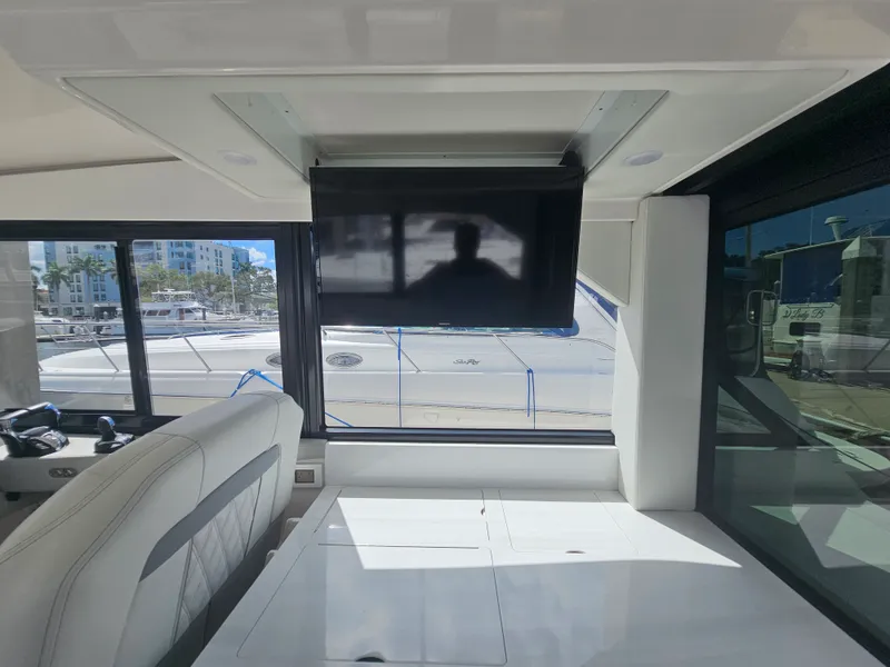 Slide: The Image of Regal 36 XO 2025 - 29