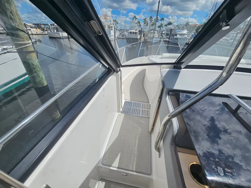 Slide: The Image of Regal 36 XO 2025 - 32