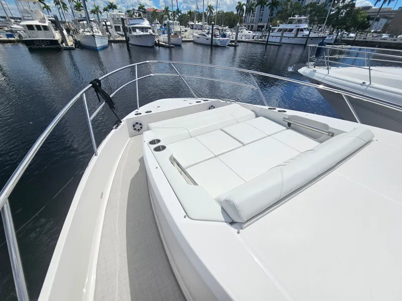 Slide: The Image of Regal 36 XO 2025 - 33