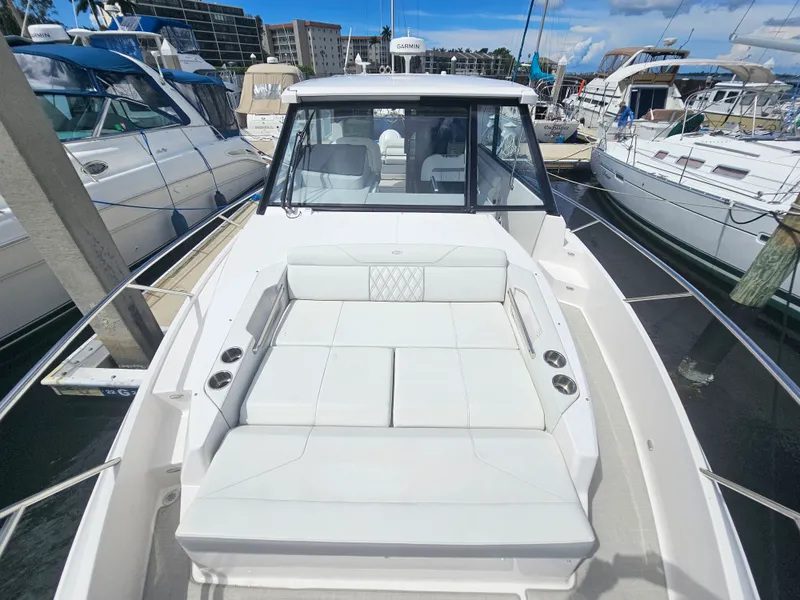 Slide: The Image of Regal 36 XO 2025 - 37