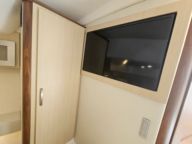 Slide: The Image of Regal 36 XO 2025 - 42