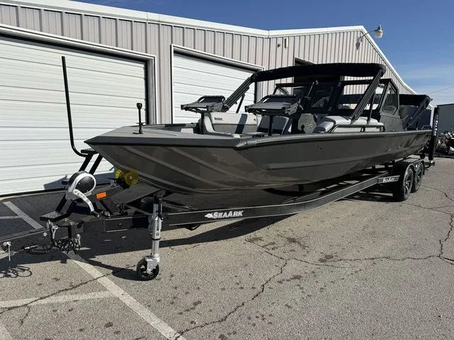 Slide: The Image of SeaArk Easy Cat 2026 - 4