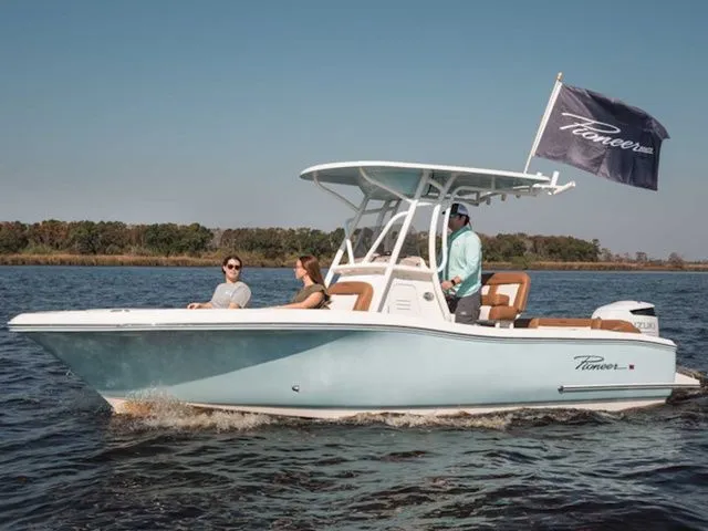 The Image of Pioneer 222 Islander 2026 - 1