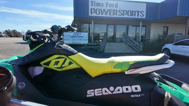 Slide: The Image of Sea-Doo Spark Trixx 2021 - 3