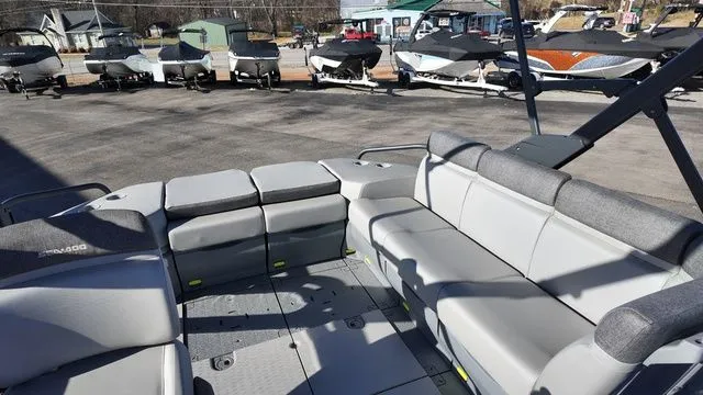 Slide: The Image of Sea-Doo Switch Cruise 21 2023 - 10